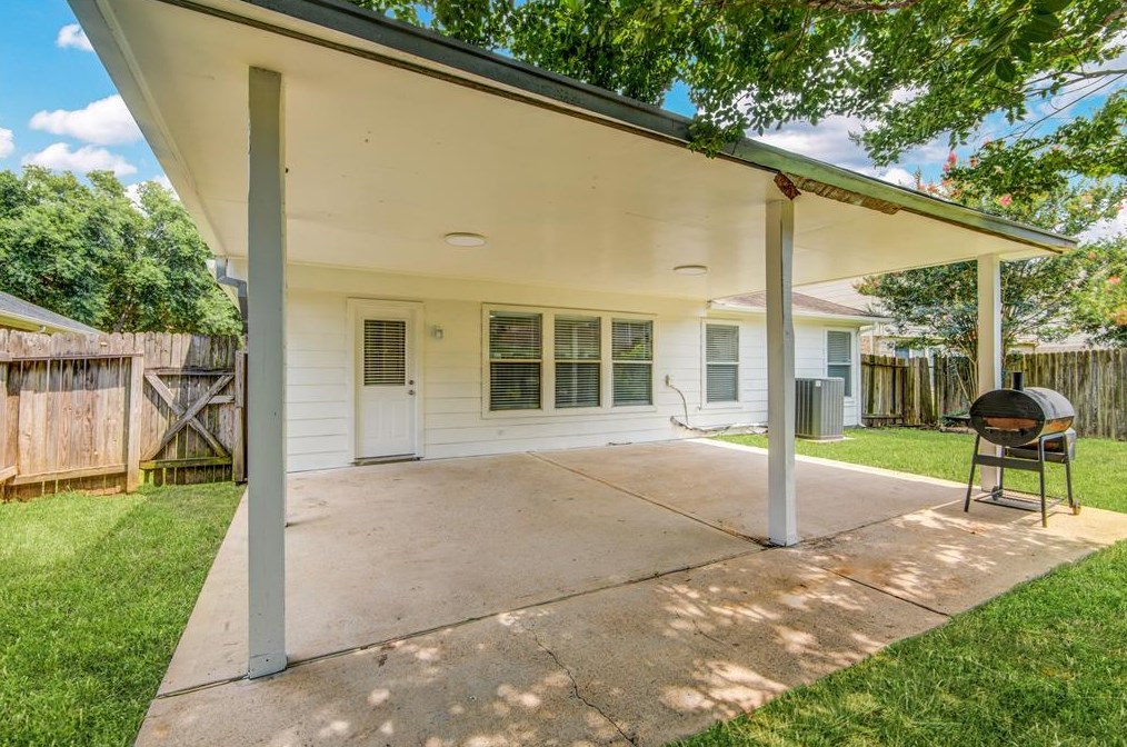 16110 Darwood Ct, Houston TX  77083-5064 exterior