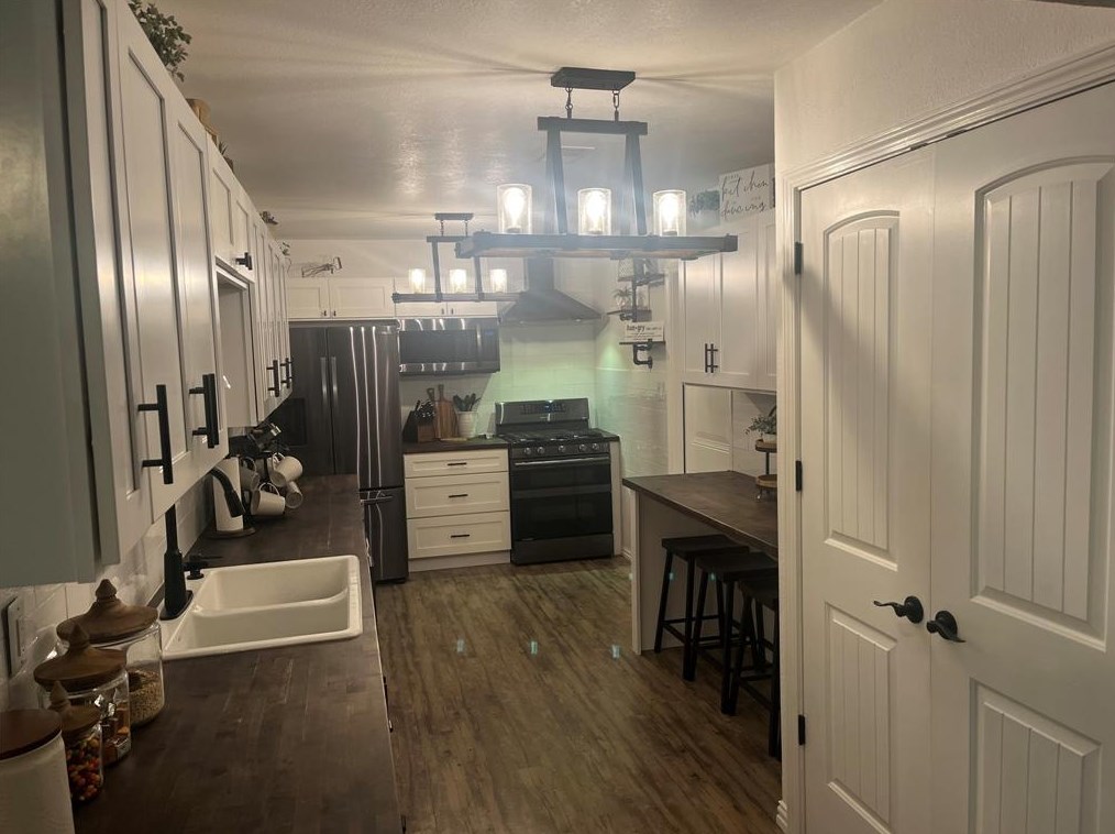 530 Rainy Mdw Ln, Houston TX  77013-5403 exterior