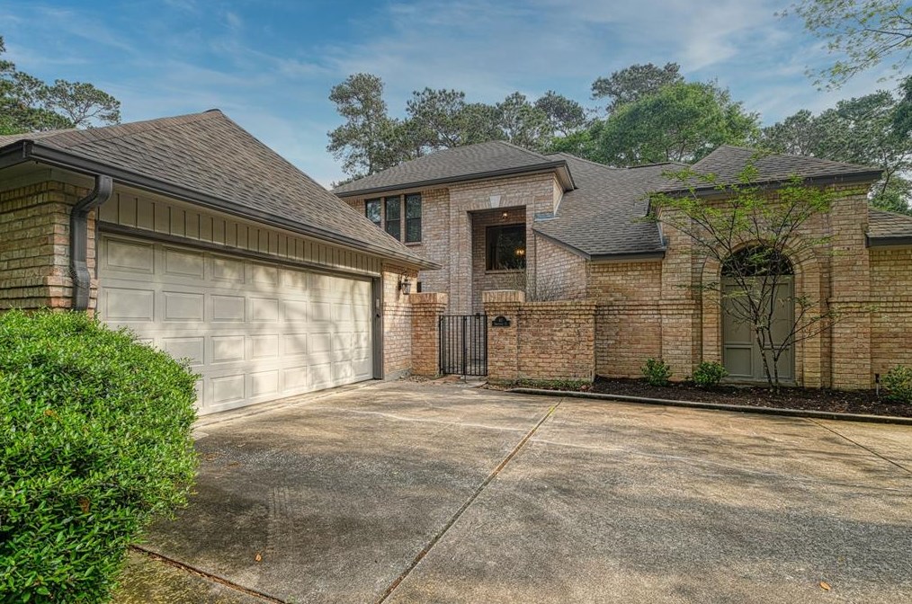 41 Sweetleaf Ct, Spring TX  77381-2972 exterior