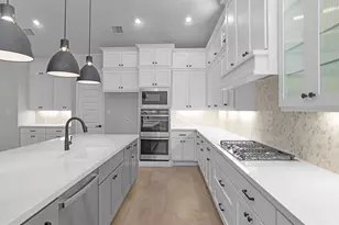 218 Wooded Rill Ct, Willis, TX 77318 - Photo 11