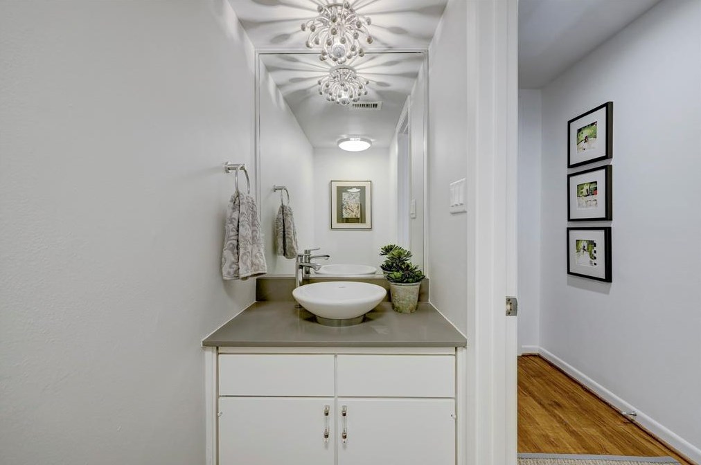 5005 Yoakum Blvd, Houston TX  77006-2721 exterior