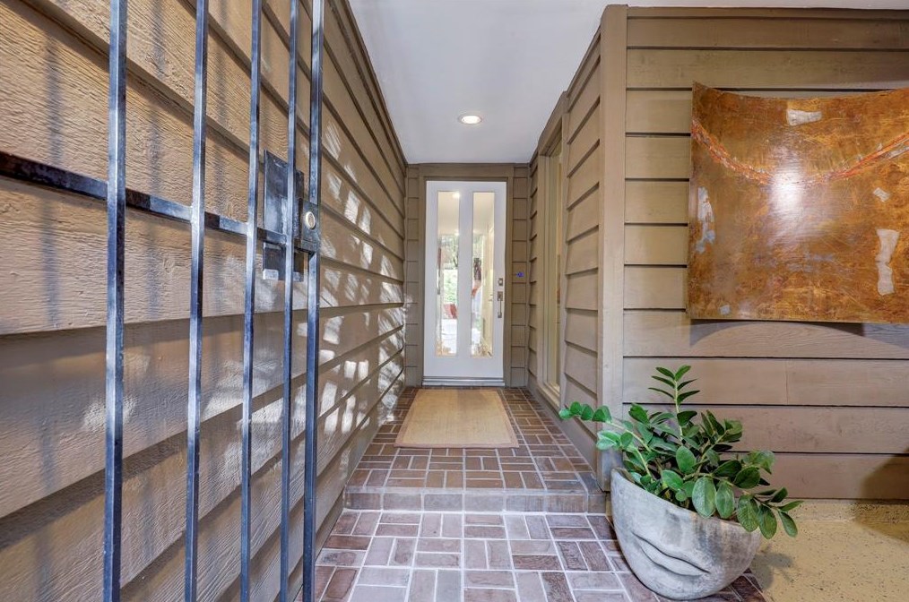 5005 Yoakum Blvd, Houston TX  77006-2721 exterior