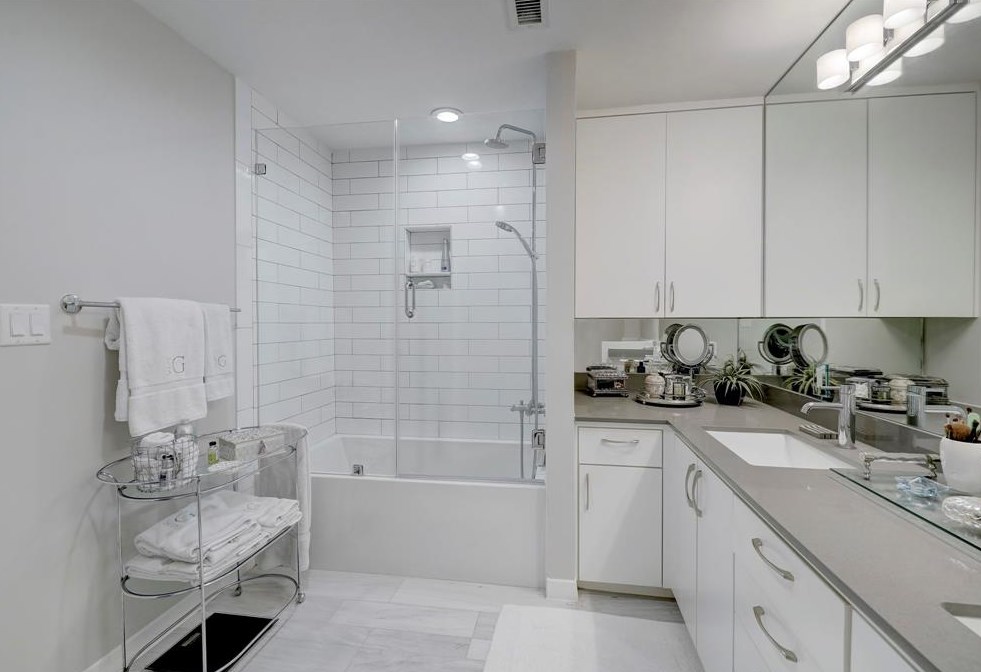 5005 Yoakum Blvd, Houston TX  77006-2721 exterior