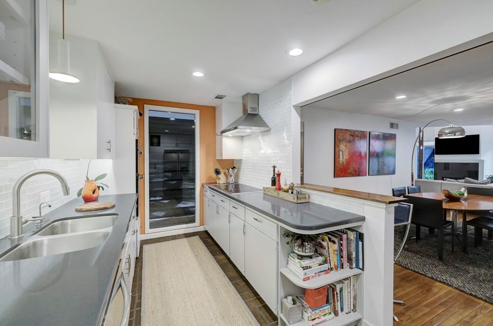 5005 Yoakum Blvd, Houston TX  77006-2721 exterior