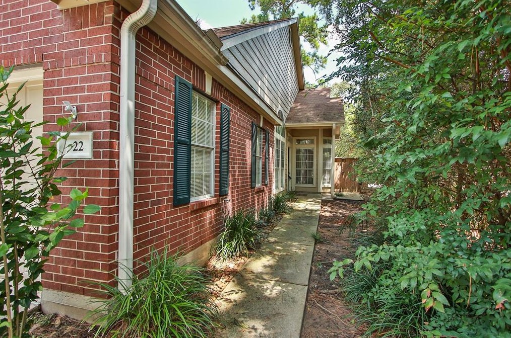 22 Avonlea Cir, Spring TX  77382-1067 exterior