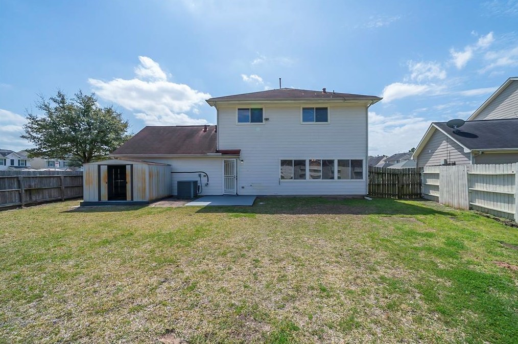 723 Remington Hts Dr, Houston TX  77073-4409 exterior