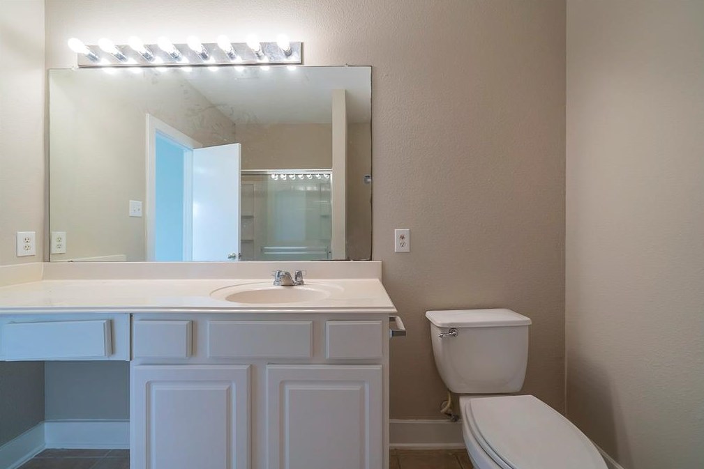 723 Remington Hts Dr, Houston TX  77073-4409 exterior
