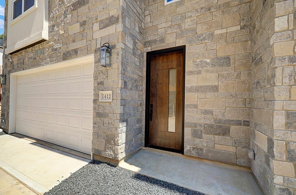 1412 34th 1/2 St, Houston TX  77018-6229 exterior