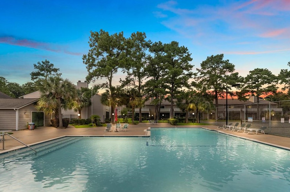 14911 Wunderlich Dr, Houston TX  77069-2072 exterior