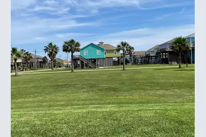941 Gulfview Drive, Crystal Beach, TX 77650 - Photo 3