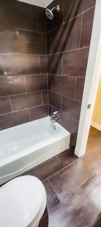 144 Old Brg Lk, Houston TX  77069-3464 exterior