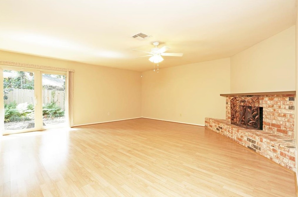 17 Still Glen Ct, Spring TX  77381-3437 exterior