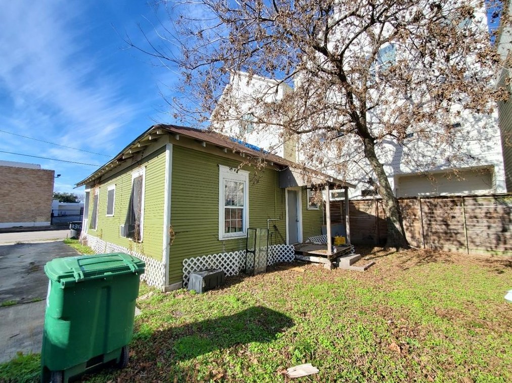 3315 Jefferson St, Houston TX  77003-5403 exterior