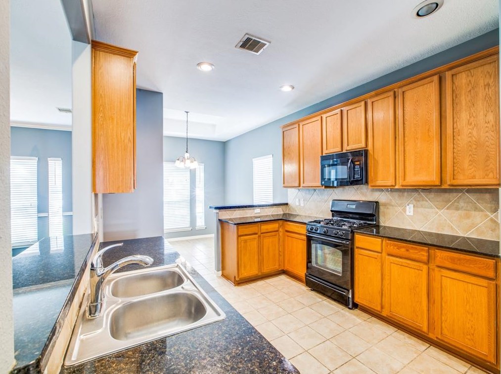 614 Merrimac Rdg Ln, Spring TX 77373-7933 exterior