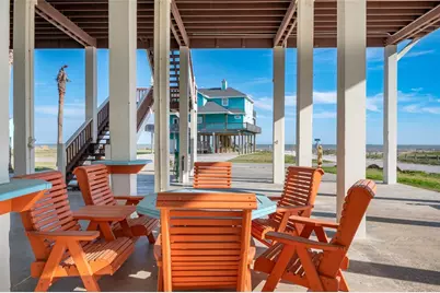 2703 Gillespie, Crystal Beach, TX 77650 - Photo 5