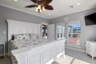 2703 Gillespie, Crystal Beach, TX 77650 - Photo 23