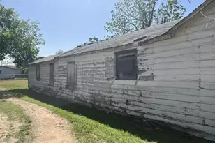 2517 Bowie St, Vernon, TX 76384 - Photo 3