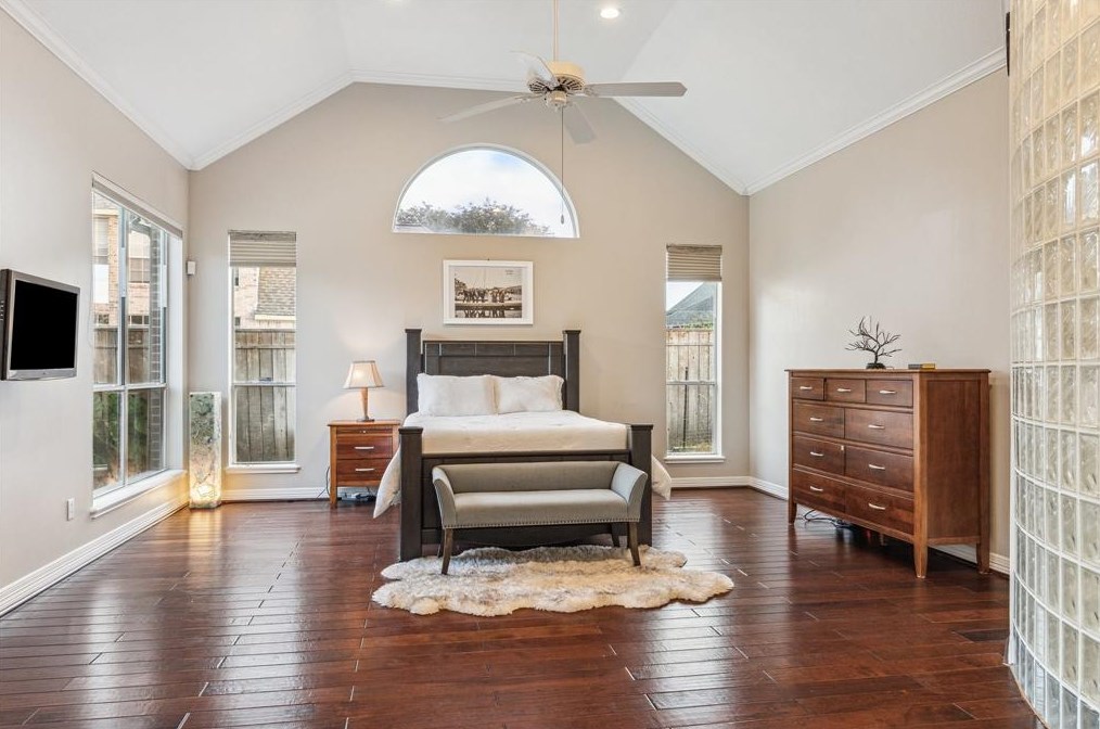 13 Lk Mist Dr, Sugar Land TX 77479-5860 exterior