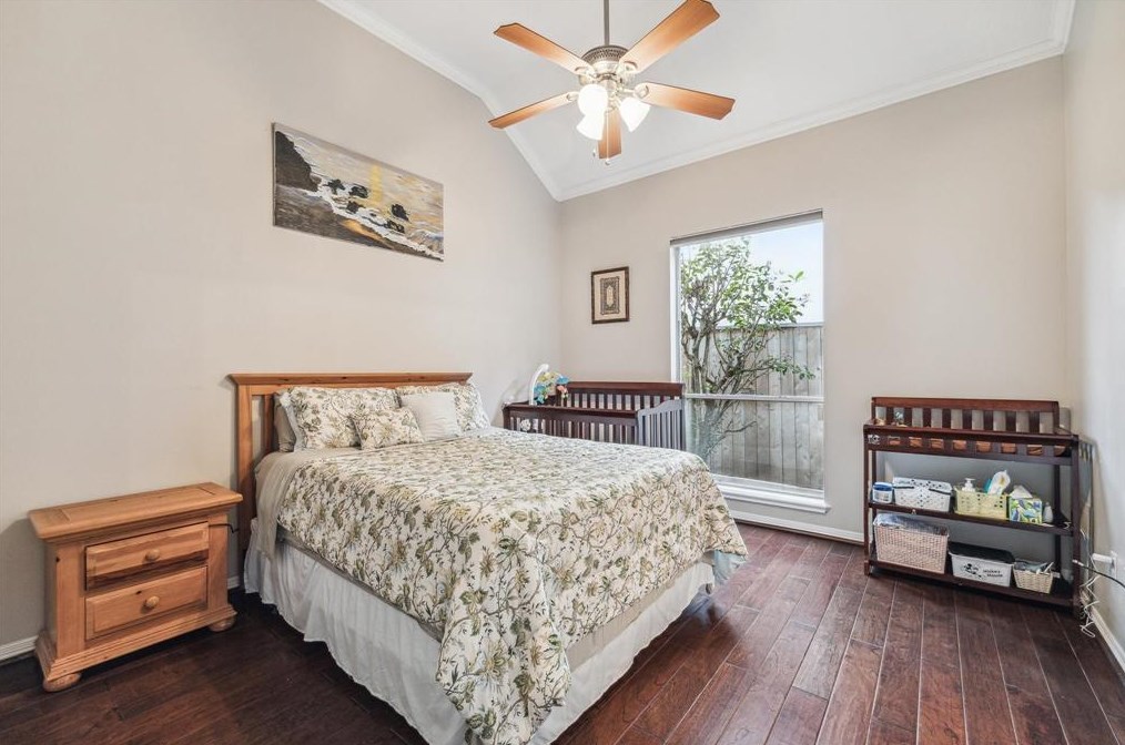 13 Lk Mist Dr, Sugar Land TX 77479-5860 exterior