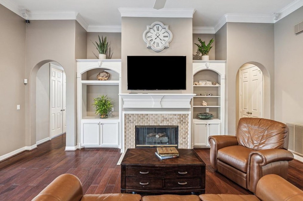 13 Lk Mist Dr, Sugar Land TX 77479-5860 exterior