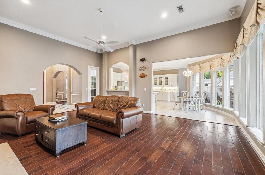 13 Lk Mist Dr, Sugar Land TX 77479-5860 exterior