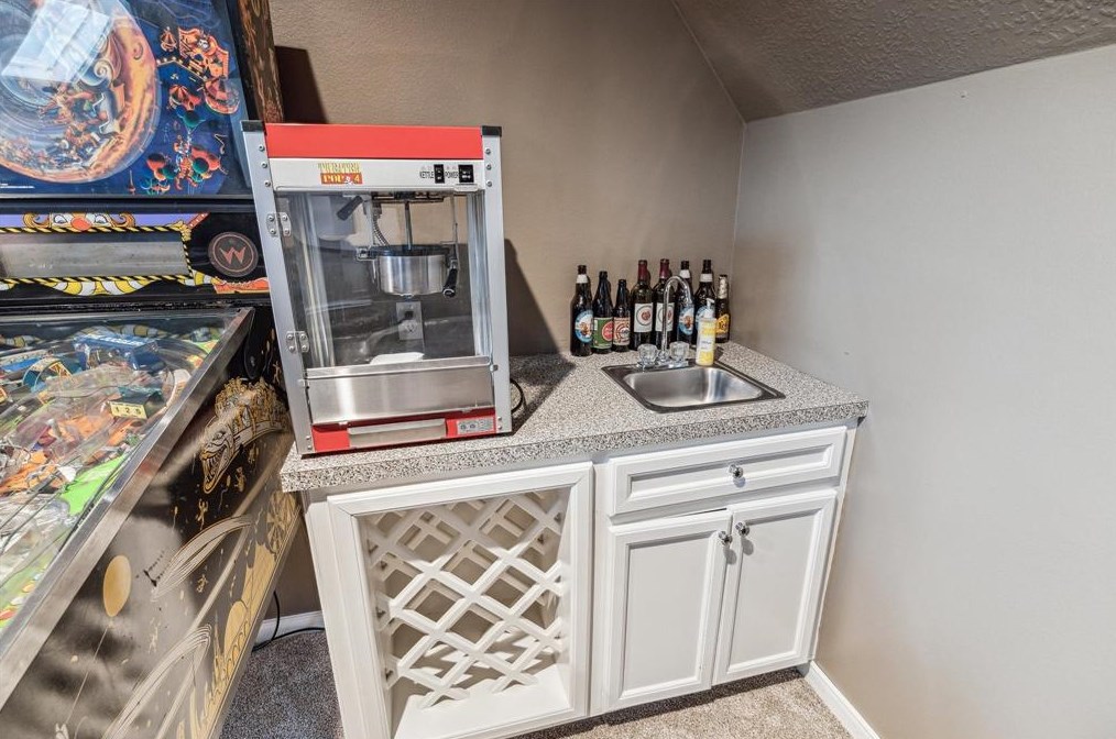 13 Lk Mist Dr, Sugar Land TX 77479-5860 exterior