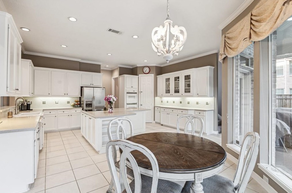 13 Lk Mist Dr, Sugar Land TX 77479-5860 exterior