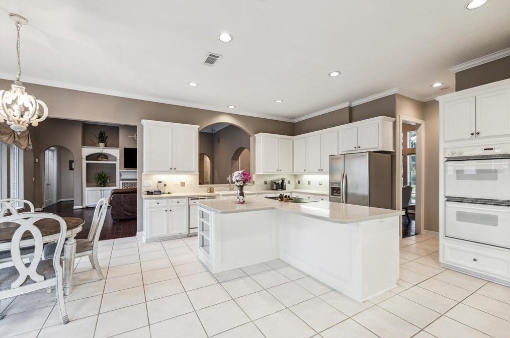 13 Lk Mist Dr, Sugar Land TX 77479-5860 exterior