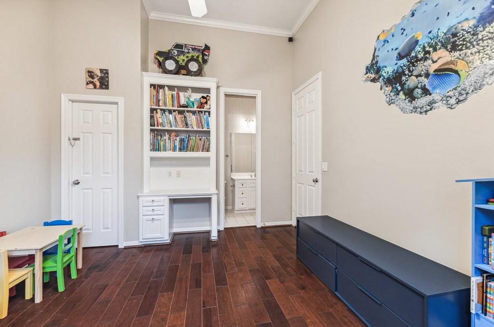 13 Lk Mist Dr, Sugar Land TX 77479-5860 exterior