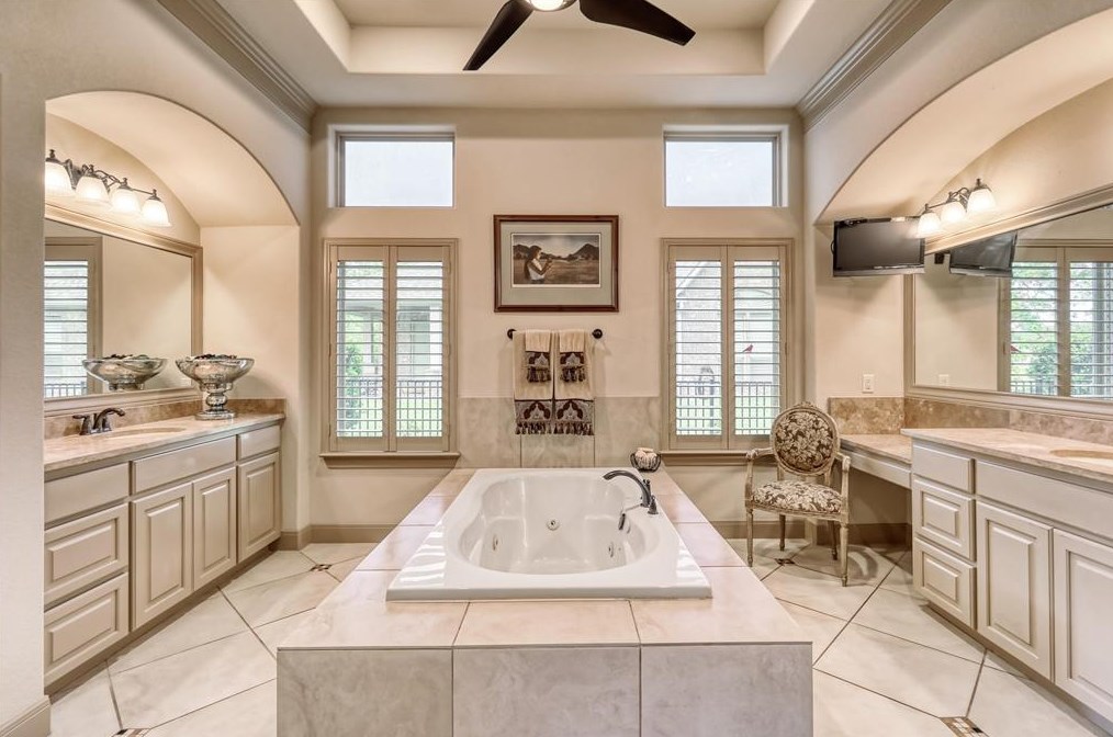 32419 Waterford Crst Ln, Fulshear TX 77441-3002 exterior