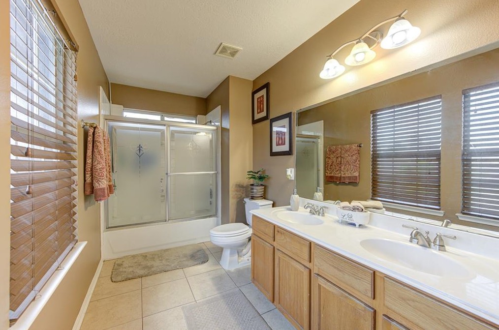 5814 Clerkenwell Dr, Houston TX  77084-6450 exterior