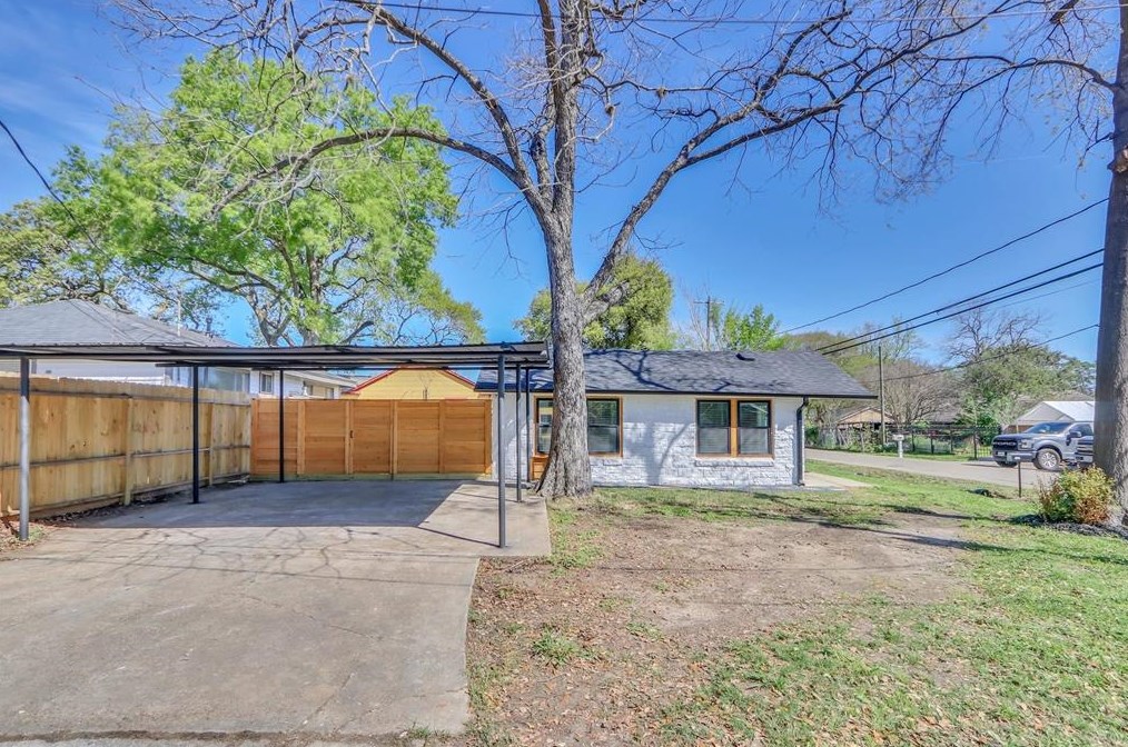 1852 Santa Rosa St, Houston TX  77023-2531 exterior