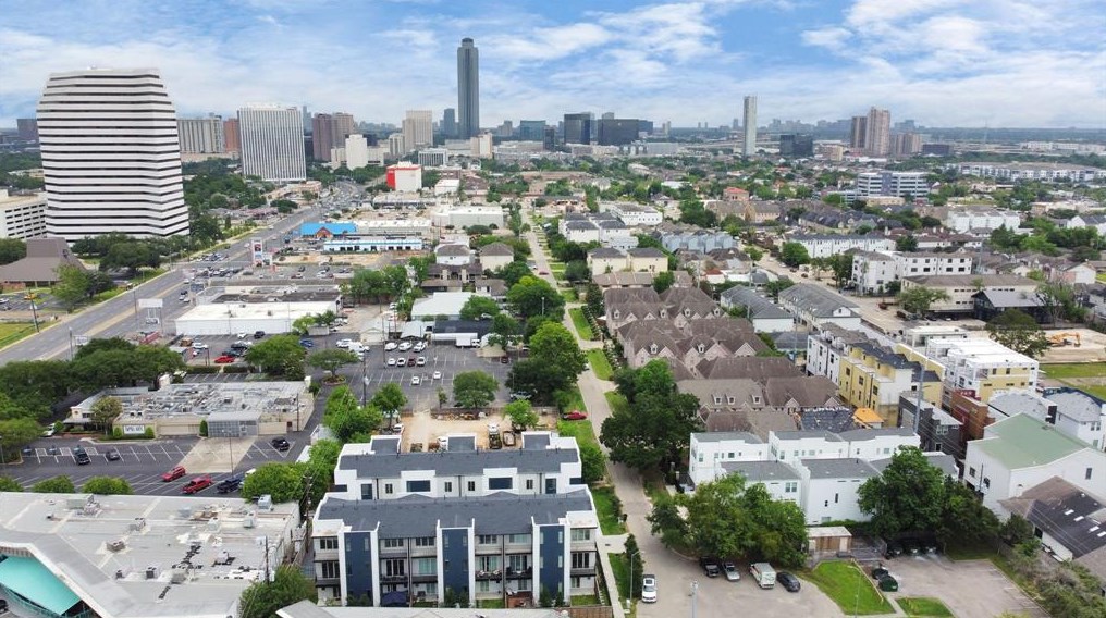 5922 Val Verde St, Houston TX  77057-5615 exterior