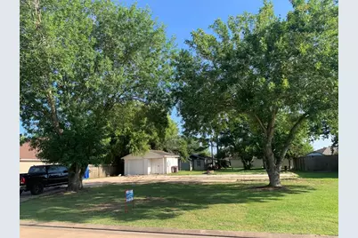 8 Texian Trail N, Angleton, TX 77515 - Photo 5