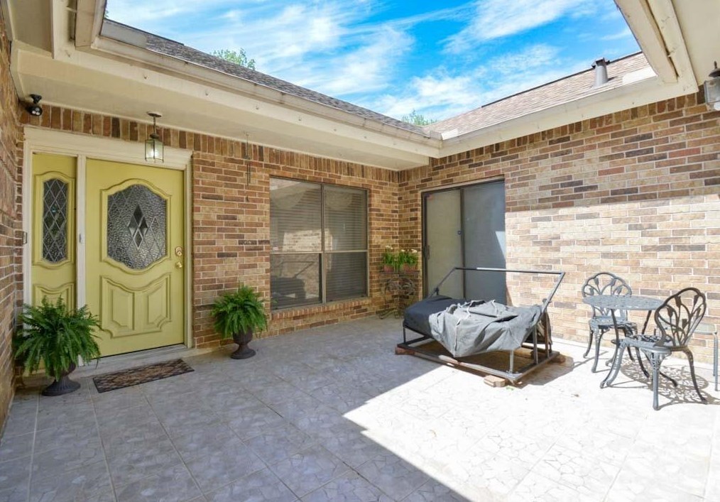 20127 Sunny Shores Dr, Humble TX  77346-1757 exterior