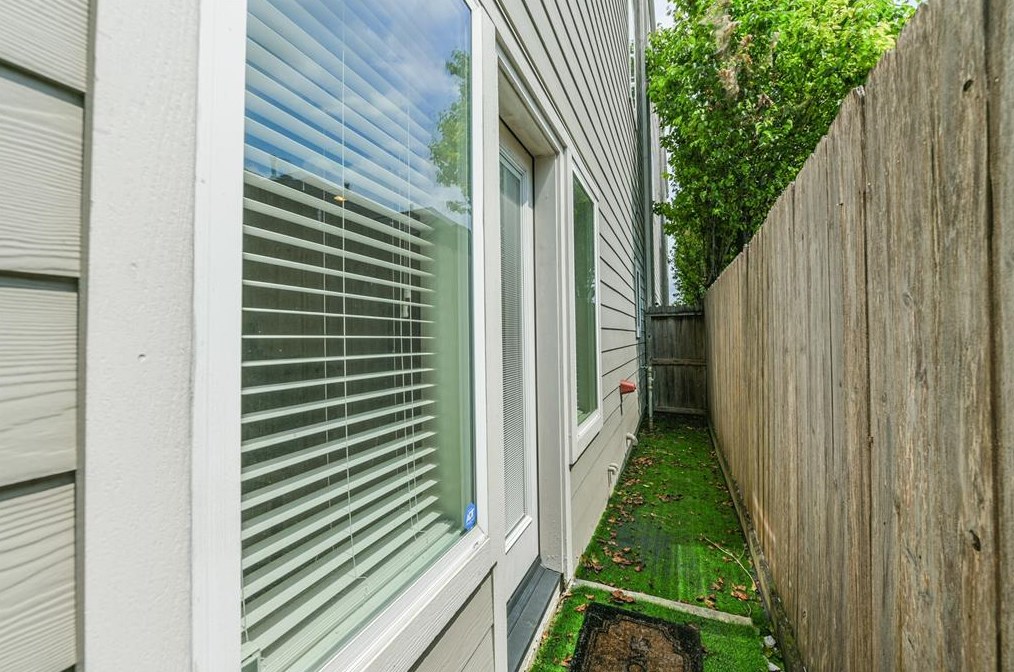 248 28 St, Houston TX  77008-2106 exterior