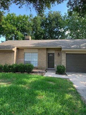 15814 Havenhurst Dr, Houston TX  77059-5204 exterior