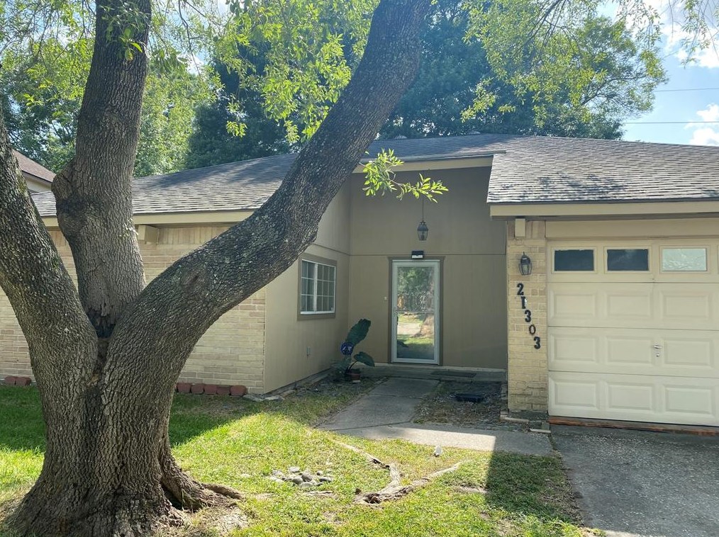 21303 Bridgepoint Ln, Spring TX  77388-3812 exterior