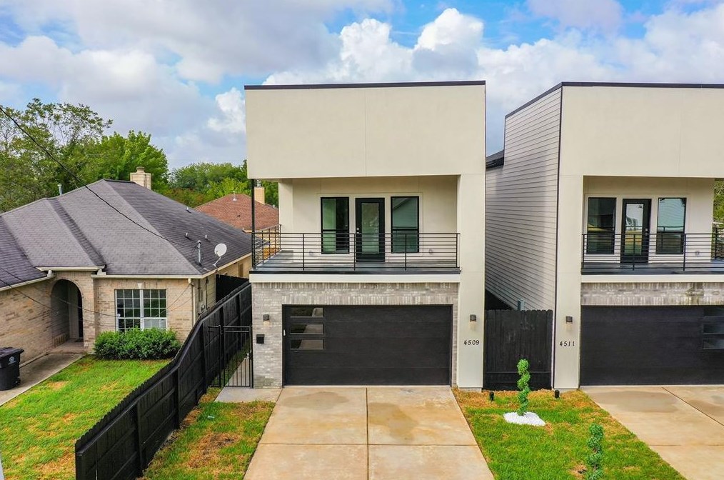 4509 Galesburg St, Houston TX  77051-2650 exterior