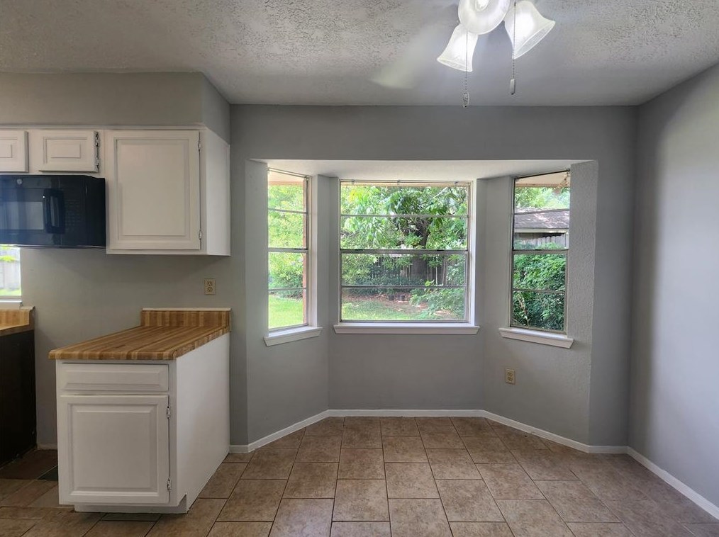 4447 Brandemere Way St, Houston TX  77066-3618 exterior