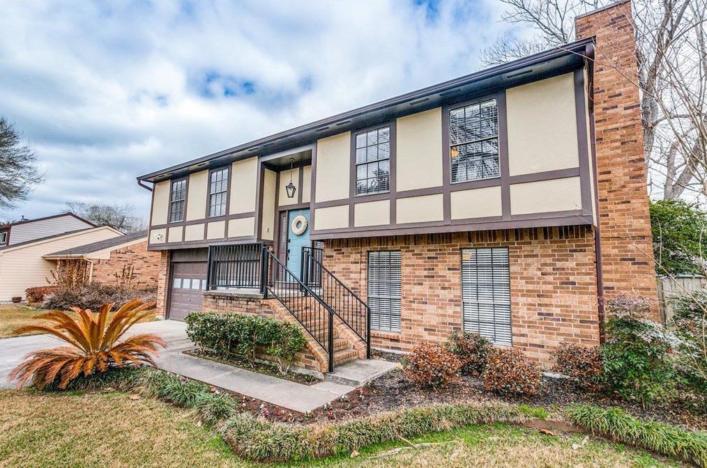 15727 Pipers View Dr, Houston TX  77598-2547 exterior