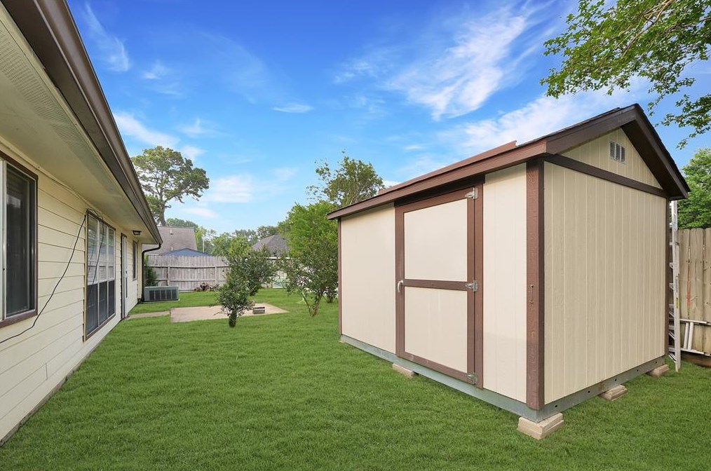 3238 Lindenfield Dr, Katy TX  77449-6670 exterior