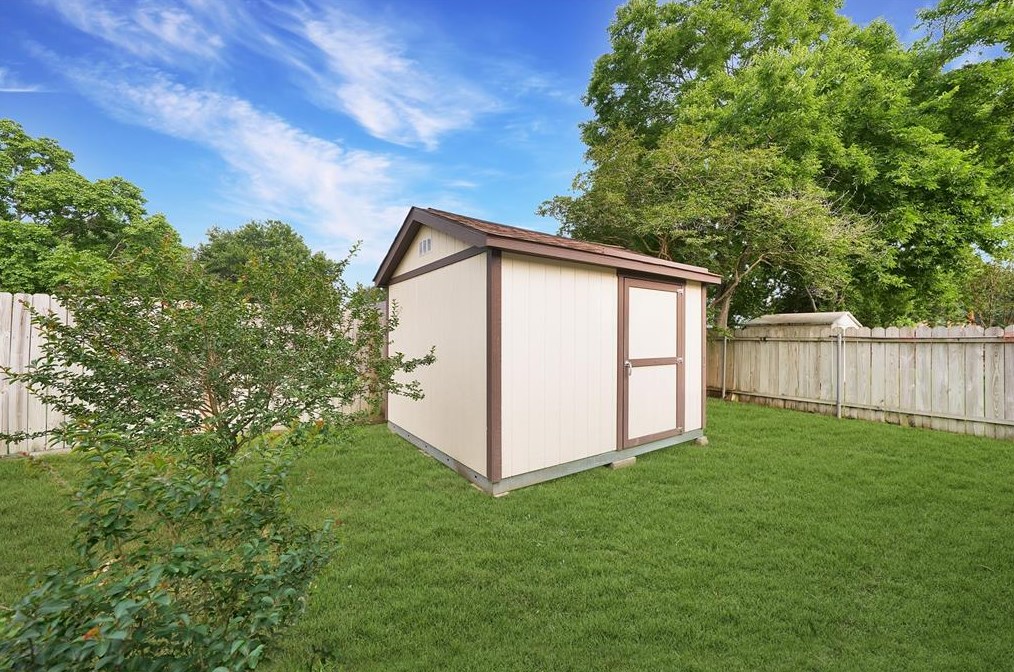 3238 Lindenfield Dr, Katy TX  77449-6670 exterior
