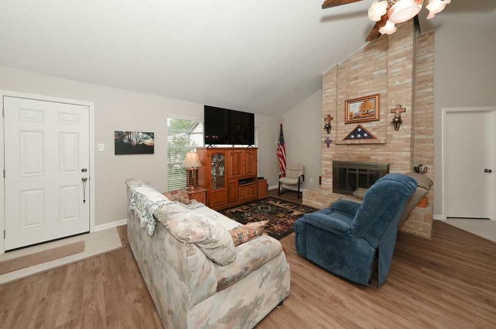 3238 Lindenfield Dr, Katy TX  77449-6670 exterior