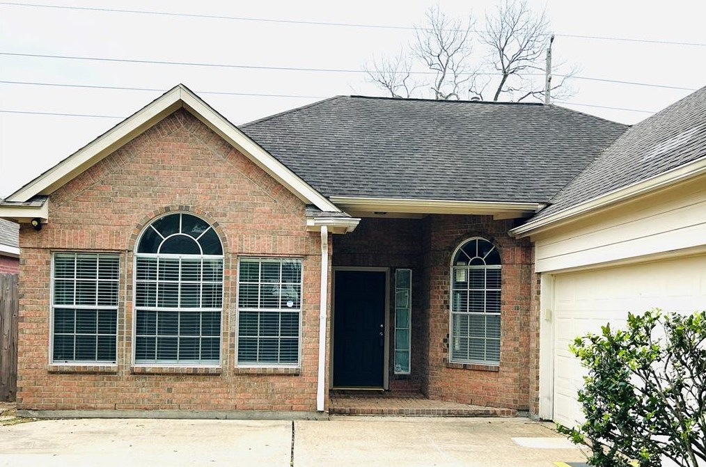 330 Darby Trails Dr, Sugar Land TX  77479-5248 exterior