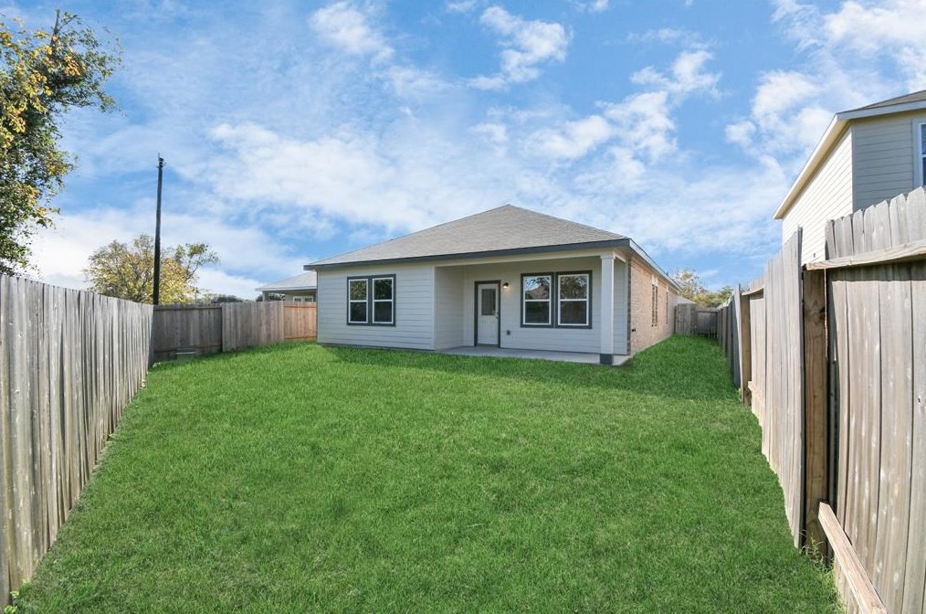 7807 Royalwood Dr, Houston TX  77049-2315 exterior