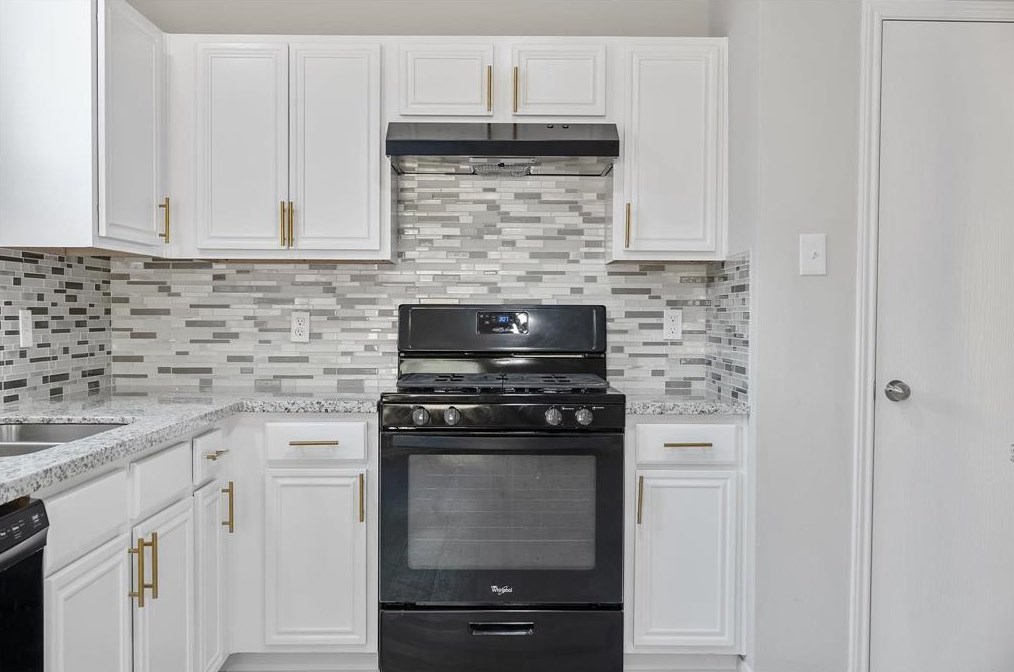 2615 Woodcreek Mdw Ln, Houston TX  77073-3149 exterior