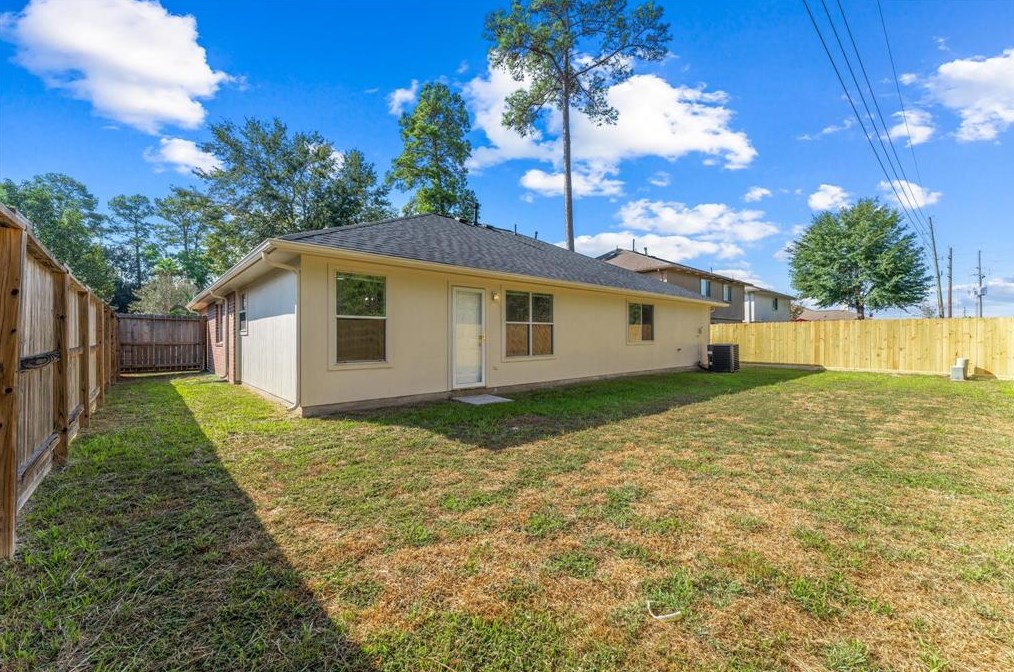 2615 Woodcreek Mdw Ln, Houston TX  77073-3149 exterior