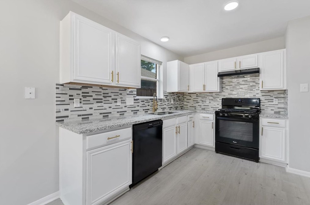 2615 Woodcreek Mdw Ln, Houston TX  77073-3149 exterior