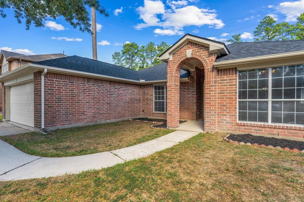 2615 Woodcreek Meadows Ln, Houston TX  77073-3161 exterior